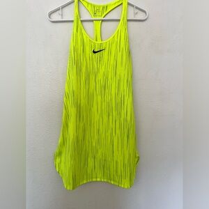 Nike Women’s Dry Fit Shirt Lime Green Seize Medium Like New